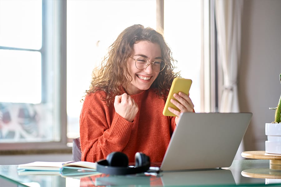 girl at laptop